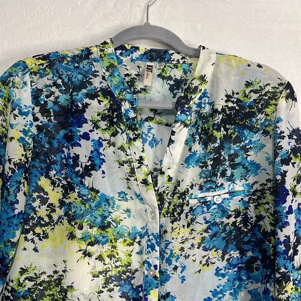Kut from the Kloth Sheer Floral Print V-Neck Button Down Blouse Size Small - Picture 3 of 7